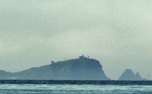 高島岬とトド岩